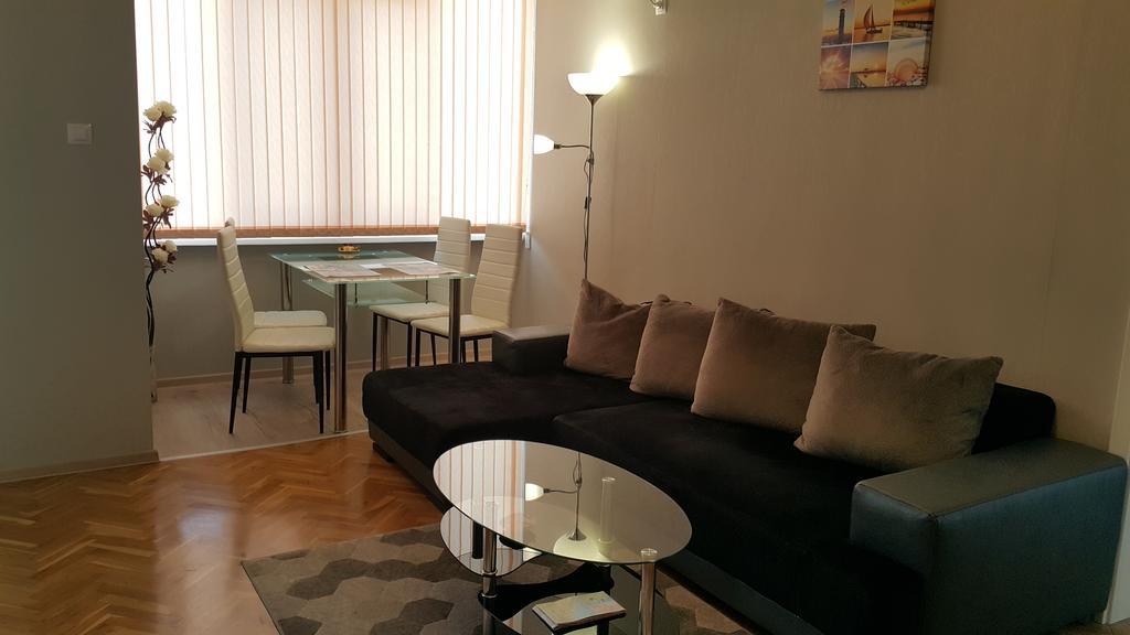 Apartment Plamen Delux Burgas Bagian luar foto